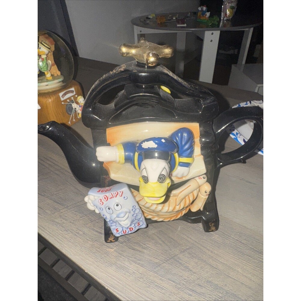Walt Disney Gallery "Donald In A Mangle" Teapot
